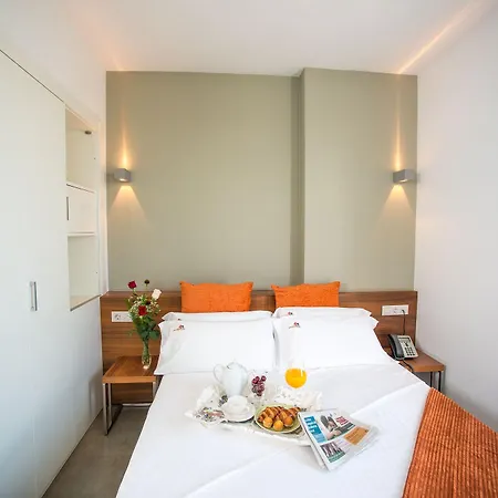 Ona Living Barcelona 4*