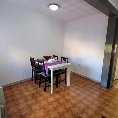 B O D Collblanc Apartment