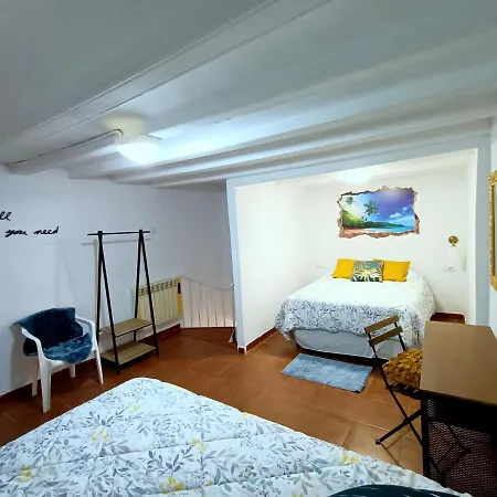 Colors Fira Gran Via Apartment *