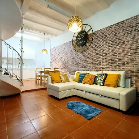 Colors Fira Gran Via Apartment