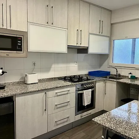 Large Near Fira And Center Apartamento