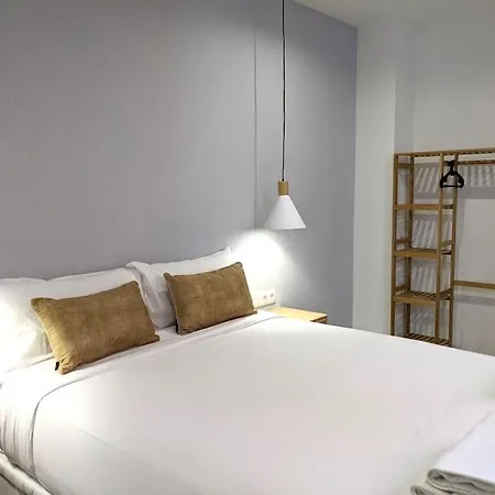 Fira 8 A 1min Del Metro Y Centro 15min Apartment *