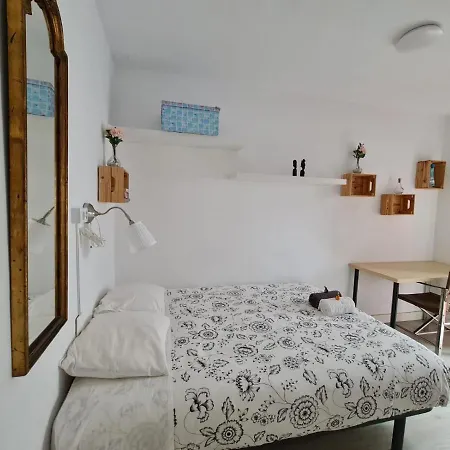 Guest house Alojamiento Buxeres L'Hospitalet de Llobregat