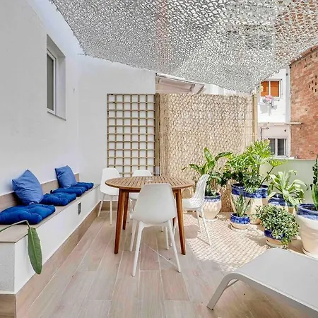 Casa Mandarina: 4 Bedrooms - 2 Terraces - Parking * L'Hospitalet de Llobregat