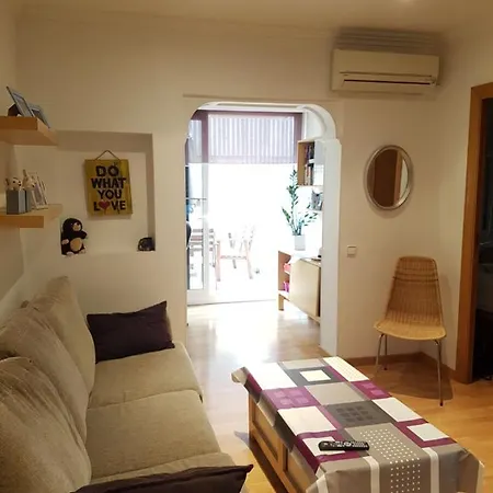 En Piso Compartido Cerca Del Camp Nou Homestay