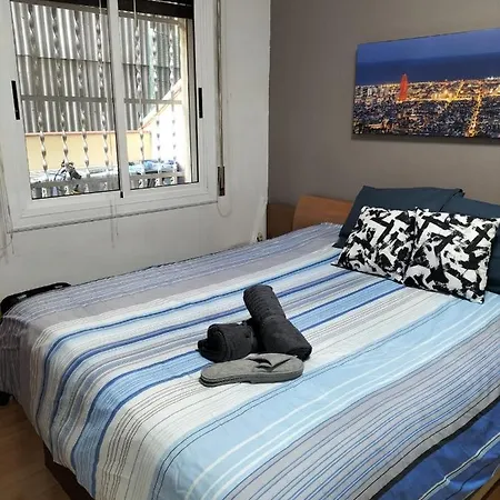 En Piso Compartido Cerca Del Camp Nou * L'Hospitalet de Llobregat