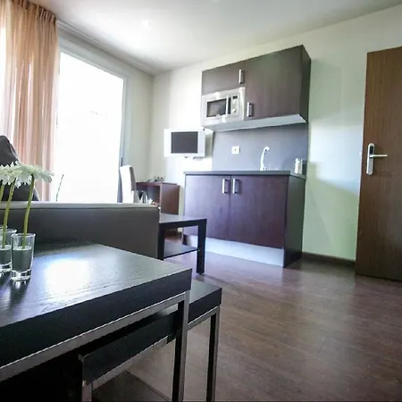 Turisticos Madanis Apartment L'Hospitalet de Llobregat