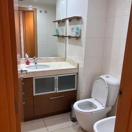 Campsite Fira Gran Via 2 - Private In A Shared - Privadas En Compartido