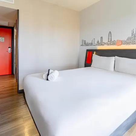 Easyhotel Barcelona Fira 2*