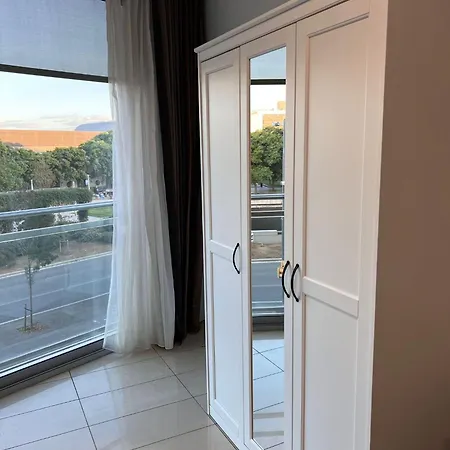 Campsite Fira Gran Via 2 - Private In A Shared - Privadas En Compartido