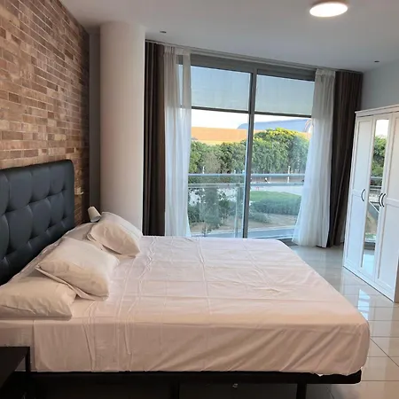 Fira Gran Via 2 - Private In A Shared - Privadas En Compartido Campsite