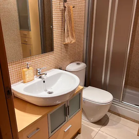 Campsite Fira Gran Via 2 - Private In A Shared - Privadas En Compartido *