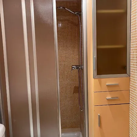Campsite Fira Gran Via 2 - Private In A Shared - Privadas En Compartido L'Hospitalet de Llobregat