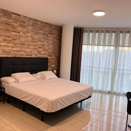 Fira Gran Via 2 - Private In A Shared - Privadas En Compartido L'Hospitalet de Llobregat