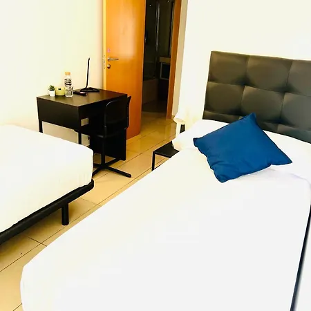 Campsite Fira Gran Via 2 - Private In A Shared - Privadas En Compartido L'Hospitalet de Llobregat