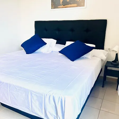 Campsite Fira Gran Via 2 - Private In A Shared - Privadas En Compartido L'Hospitalet de Llobregat
