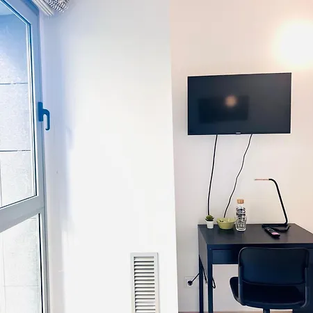 Campsite Fira Gran Via 2 - Private In A Shared - Privadas En Compartido *