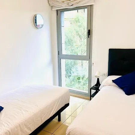 Campsite Fira Gran Via 2 - Private In A Shared - Privadas En Compartido L'Hospitalet de Llobregat