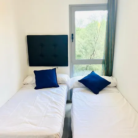 Campsite Fira Gran Via 2 - Private In A Shared - Privadas En Compartido *