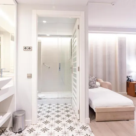 Serennia Fira Gran Via Exclusive Hotel 2*
