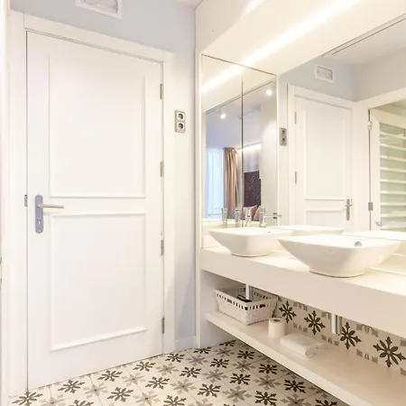 Serennia Fira Gran Via Exclusive Hotel