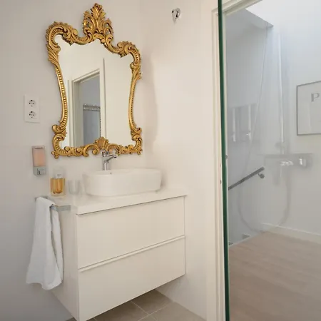 Conde Apartment *