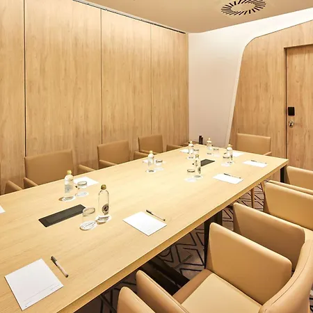 Hampton By Hilton Barcelona Fira Gran Via Hotel 3*
