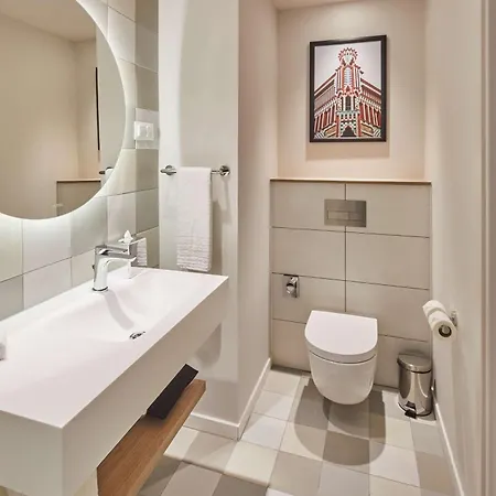 Hotel Hampton By Hilton Barcelona Fira Gran Via 3*