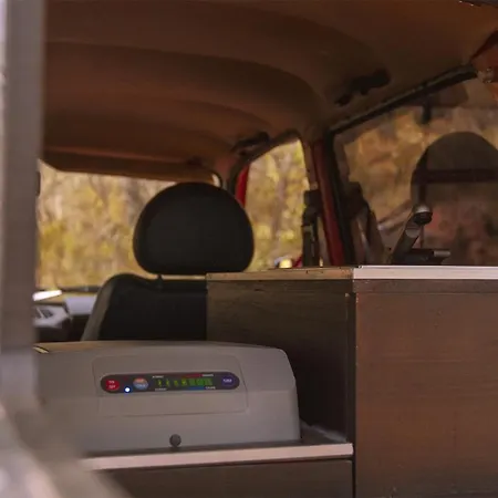 Lada Niva Camperized - Available In Barcelona Apartment L'Hospitalet de Llobregat