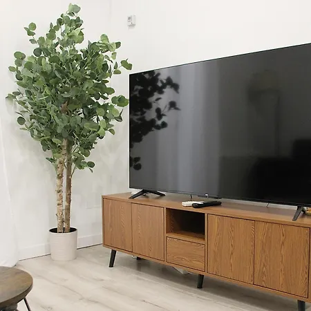 Lauda Apartment *