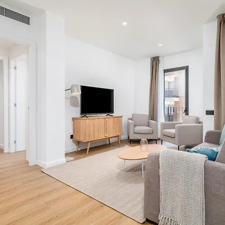 Limehome Barcelona Placa Pirineus L'Hospitalet de Llobregat
