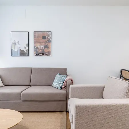 Limehome Barcelona Placa Pirineus