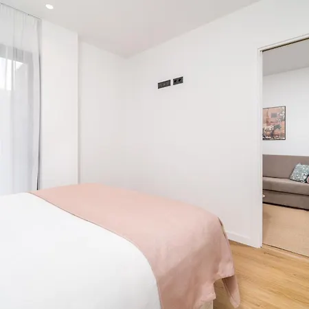 Limehome Barcelona Placa Pirineus Apartamento L'Hospitalet de Llobregat