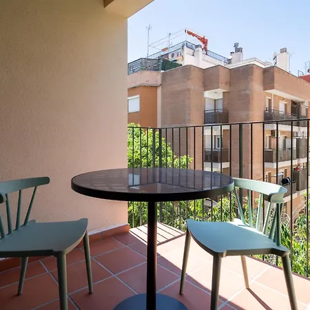 Limehome Barcelona Placa Pirineus Apartamento