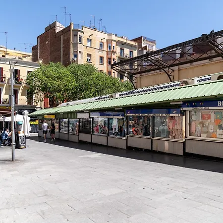 Limehome Barcelona Placa Pirineus *