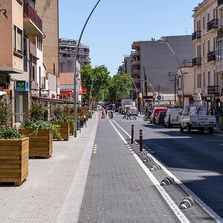 Apartamento Limehome Barcelona Placa Pirineus *