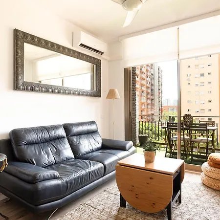Cozy Near Fira Gran Via With Ac Apartamento