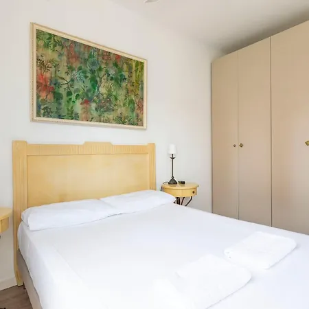 Cozy Near Fira Gran Via With Ac Apartamento *