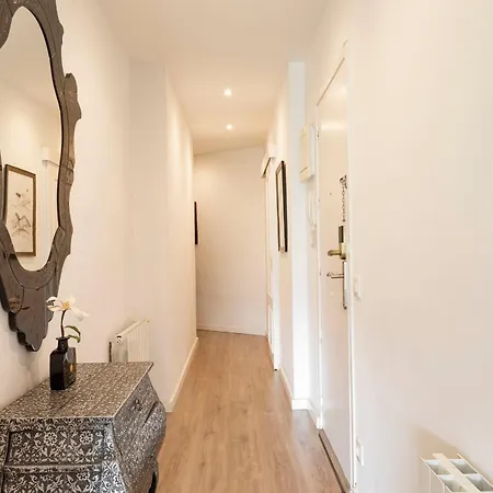 Cozy Near Fira Gran Via With Ac Apartamento *