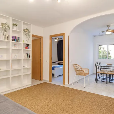 2-bedroom Just 1 Minute From The Metro Apartamento *
