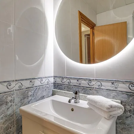 Apartamento 2-bedroom Just 1 Minute From The Metro L'Hospitalet de Llobregat