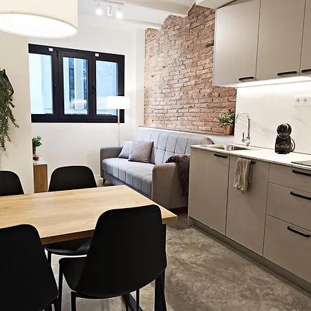 Ariqus Fira Aparthotel