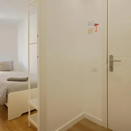 Charming And Quiet Near Barcelona Apartment *