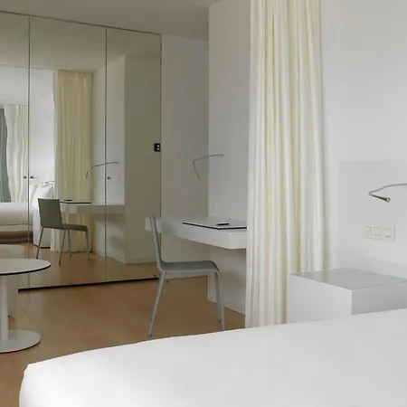 Renaissance Barcelona Fira 4*