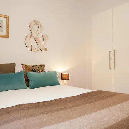 Click&flat Europa Fira Apartment *