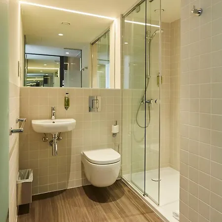Easyhotel Barcelona Fira 2*
