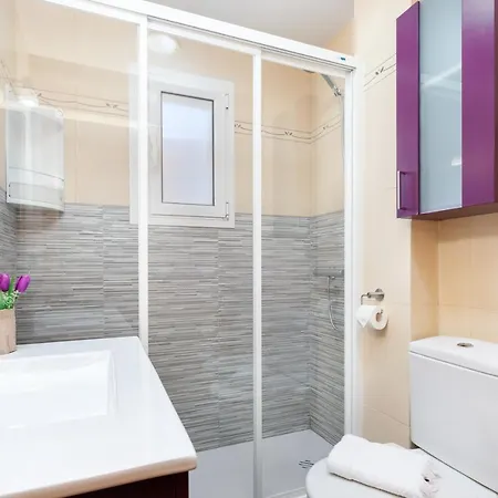 Click&flat Fira Gran Via Apartment *