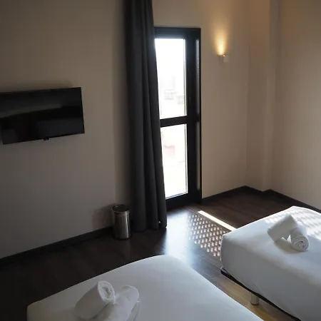 Easyhotel Barcelona Fira Hotel 2*
