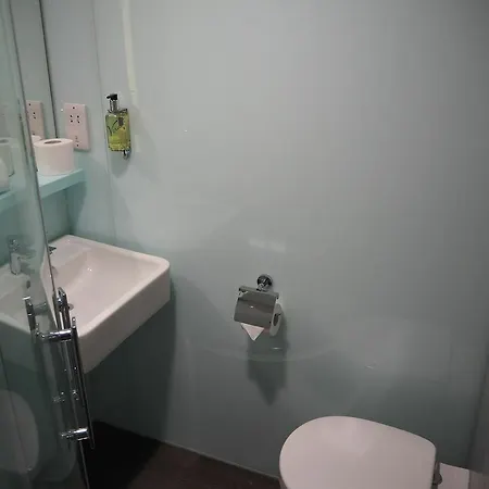 Easyhotel Barcelona Fira Hotel