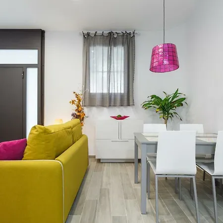 Beautiful 20 Minutes From Center Apartment *